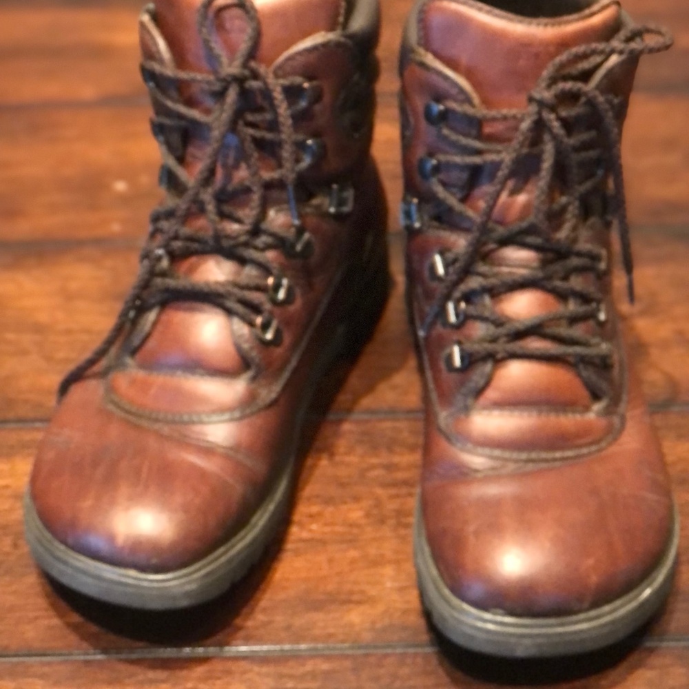 Bar vintage hiking boots